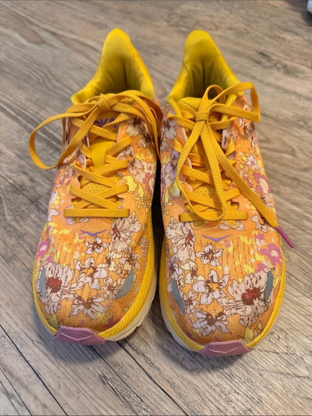 Hoka One Women’s Clifton 8 Yellow Floral Sneakers Sz 8B Gently Used